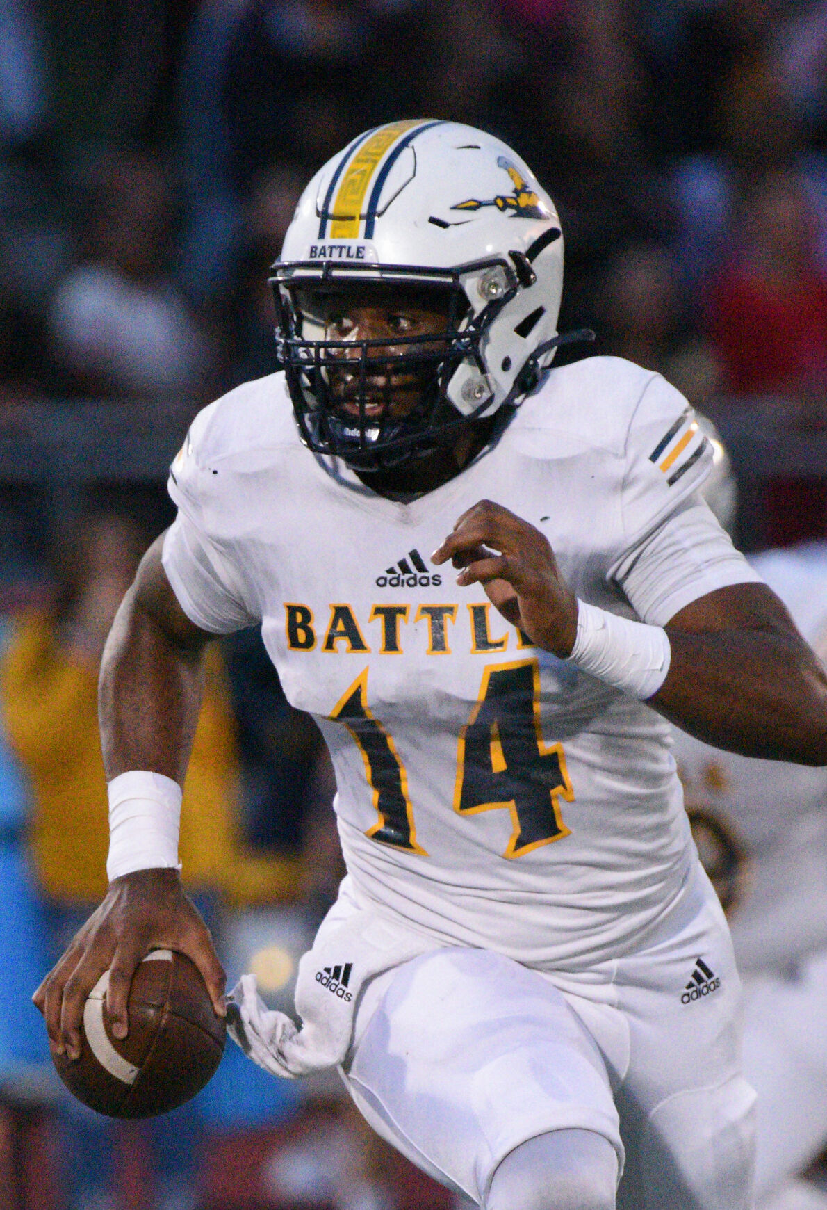 Justin Goolsby runs the ball